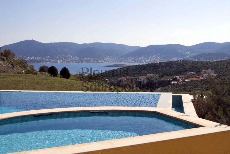 Luxurious villa in Porto Rafti Greece for Sale