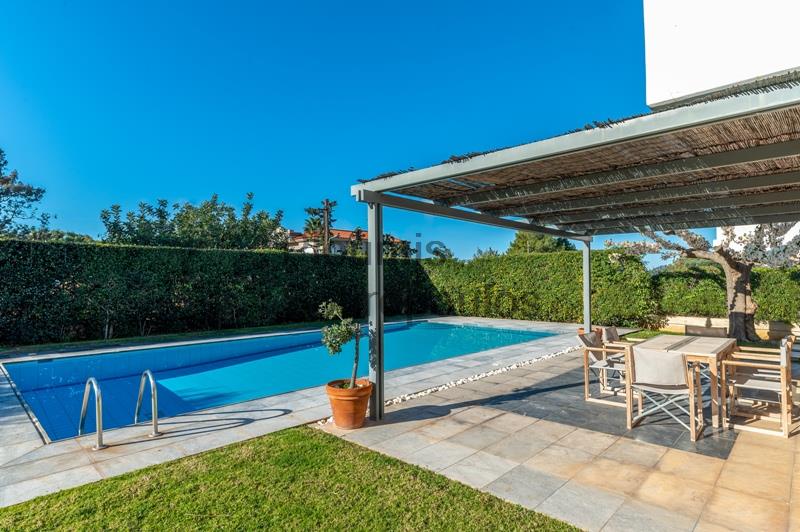 Contemporary villa in Anavyssos Greece for Sale