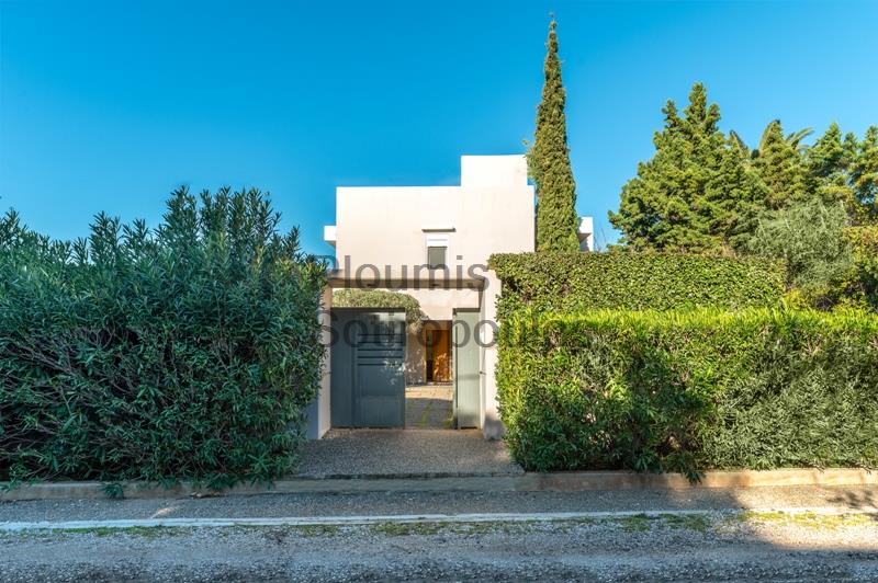 Contemporary villa in Anavyssos Greece for Sale