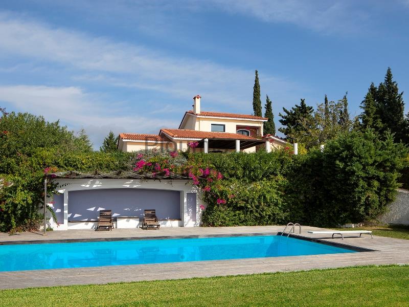 Contemporary Villa in Amarynthos, Evia