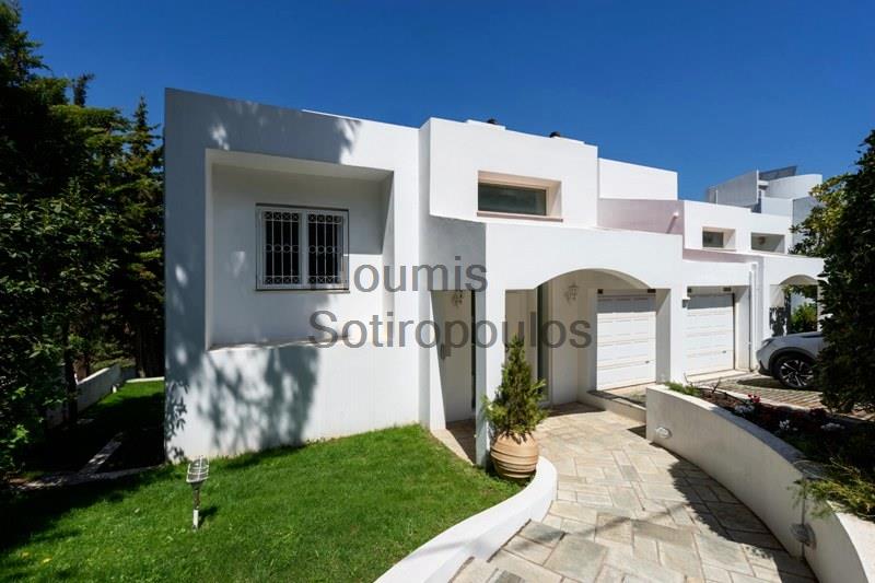 Luxurious Independent Residence in Ekali  Greece for Sale