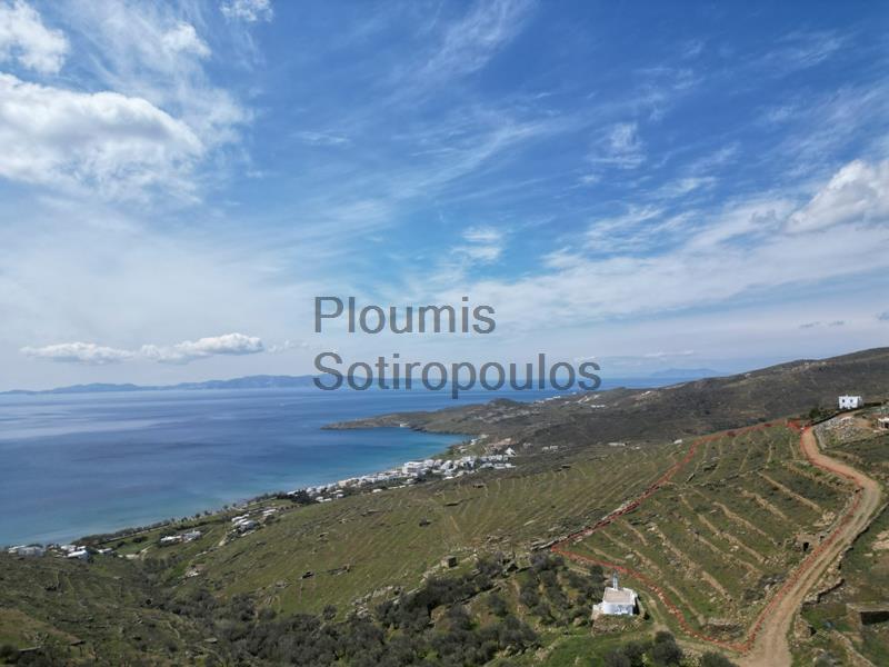 Land with open views and building permit in Tinos