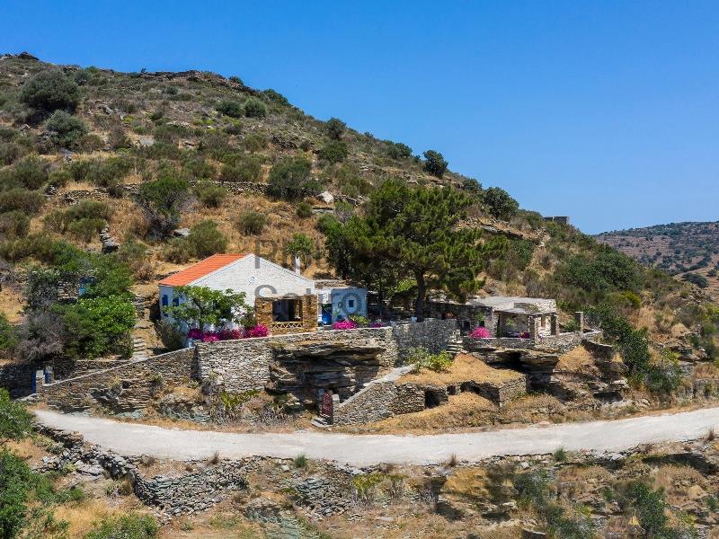 Παραδοσιακή Πέτρινη Κατοικία στην Κέα Ελλάδα προς Πώληση