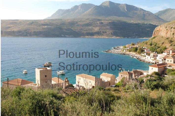 Land plot with permit in Mani, Peloponnese 