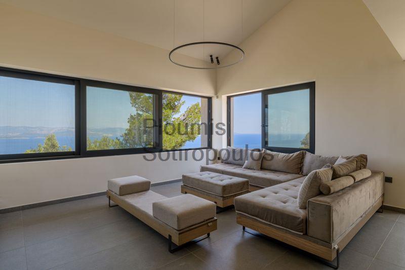 Luxurious villa in Schoinias  Greece for Sale