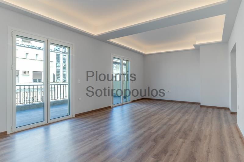 Penthouse Apartment-Office in the Area of Mavili Square