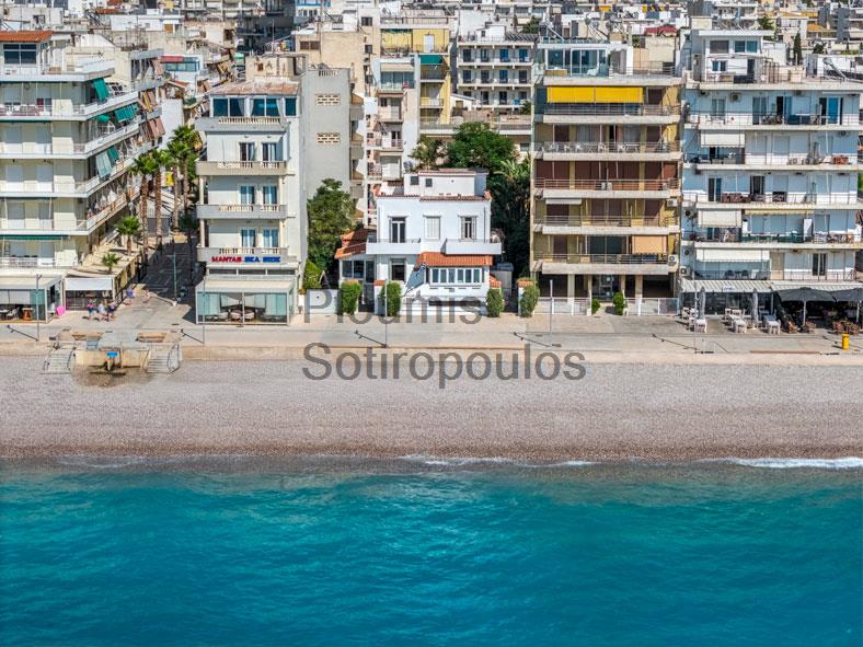 Traditional Seafront Townhouse in Loutraki