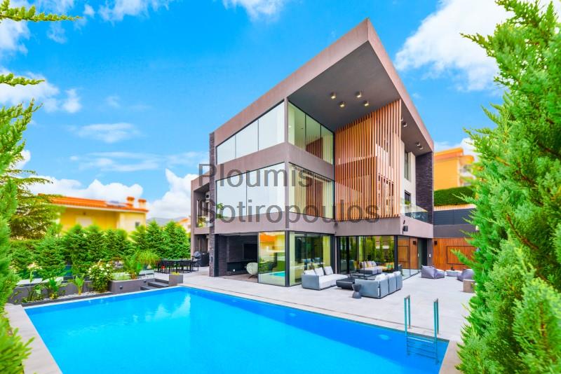 Σύγχρονη Πολυτέλεια στην Γλυφάδα