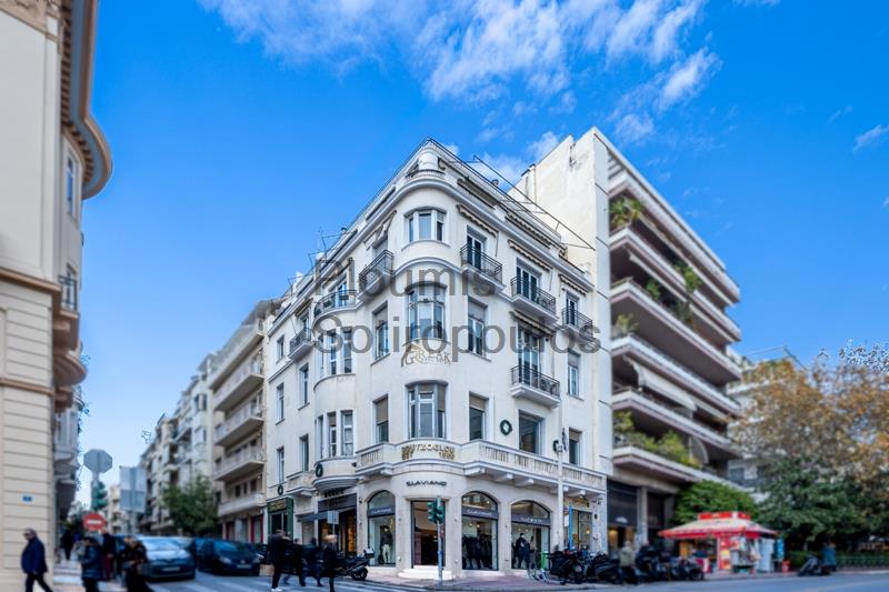 Σπάνιο Ρετριρέ επί της Πλατείας Κολωνακίου