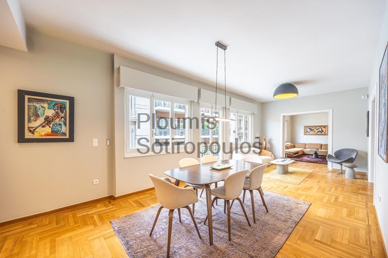 Αρχοντικό Διαμέρισμα στην Πλατεία Κολωνακίου